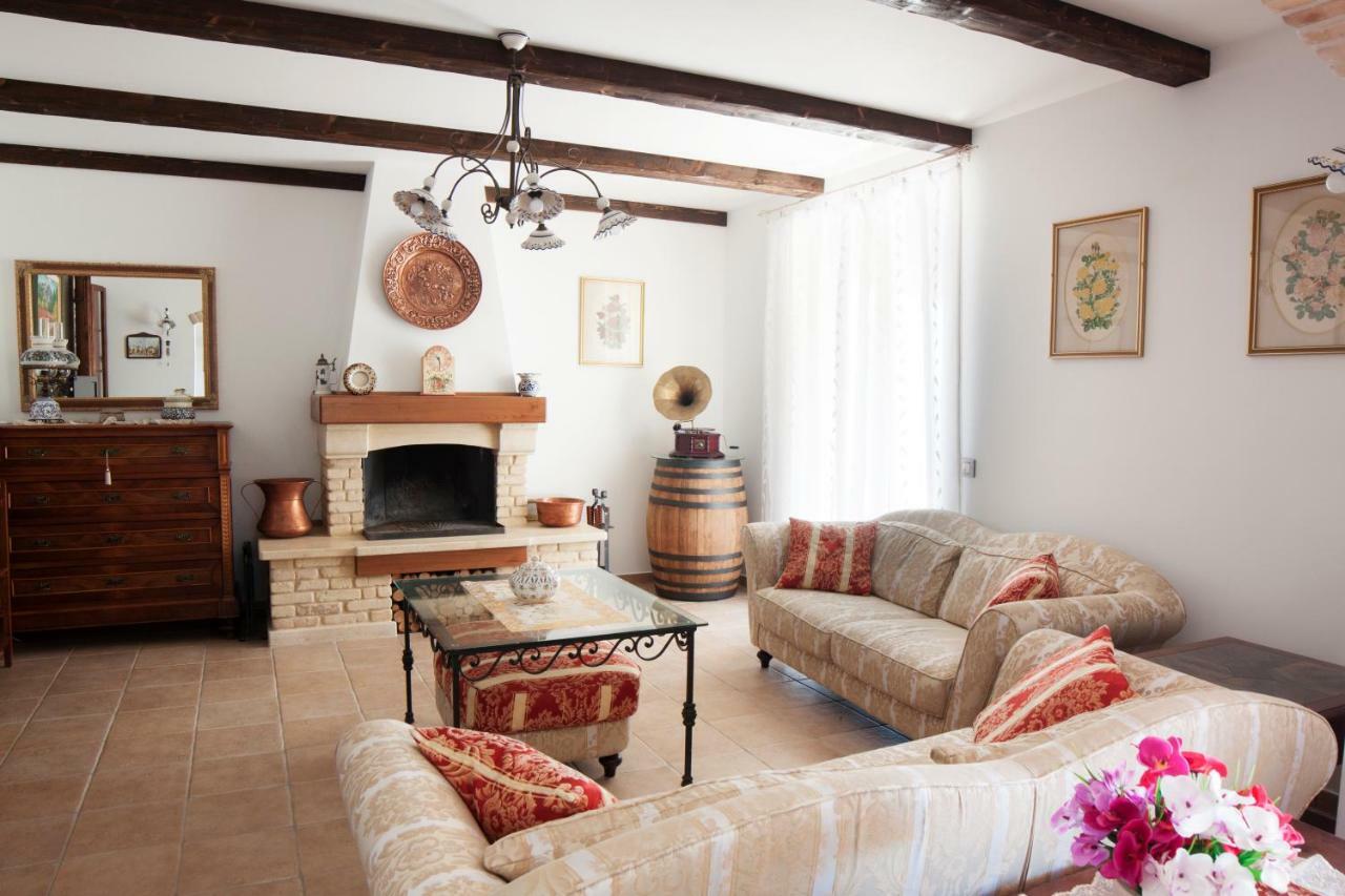 B&B L' Antica Fonte Spinetoli Ngoại thất bức ảnh